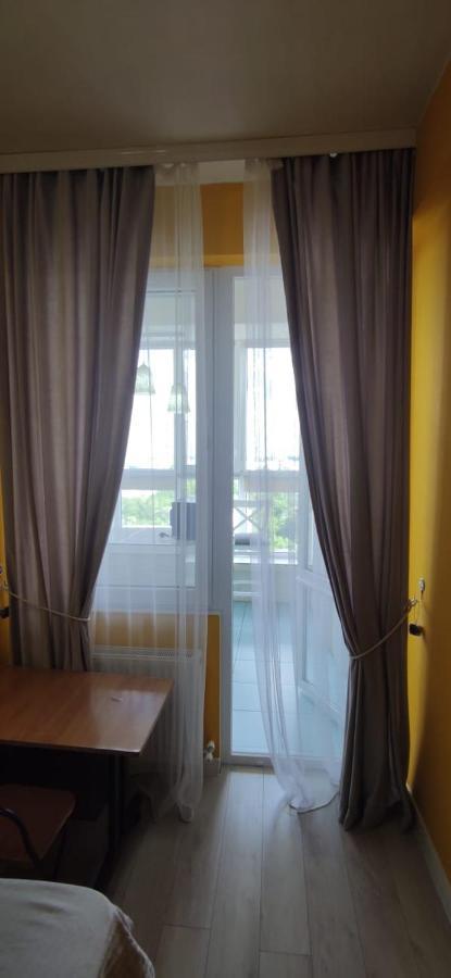 One Room With A Shared Bathroom Кишинев Екстериор снимка