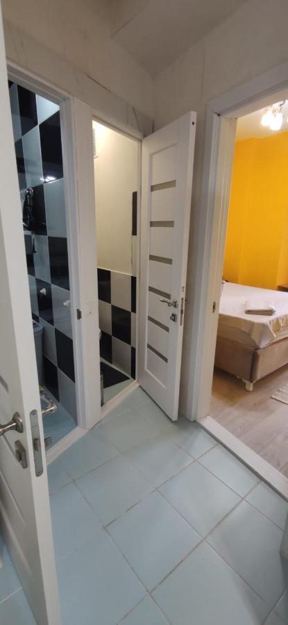 One Room With A Shared Bathroom Кишинев Екстериор снимка